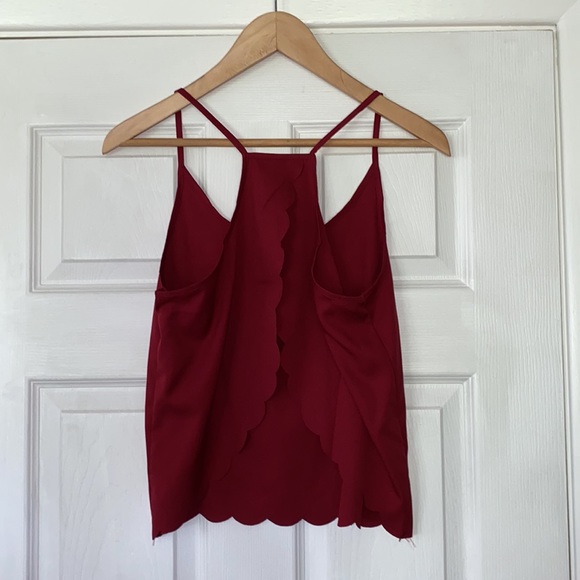 Scalloped Open Back Cami - Picture 2 of 3